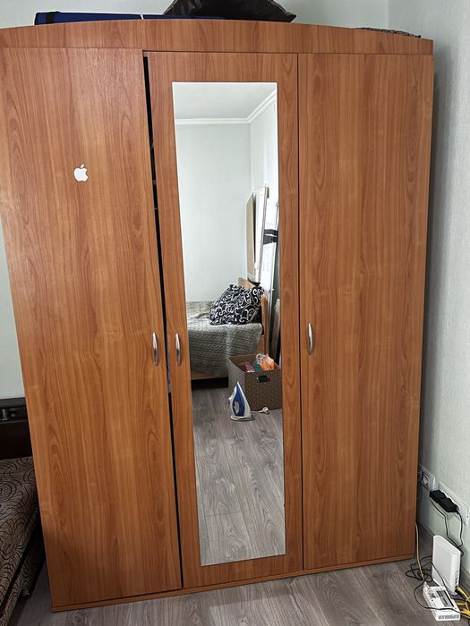 Mobilier cameră – pat din lemn cu saltea + dulap + canapea | Iași