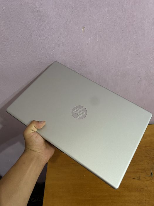 Hp Laptop 15.6 FHD. i3,