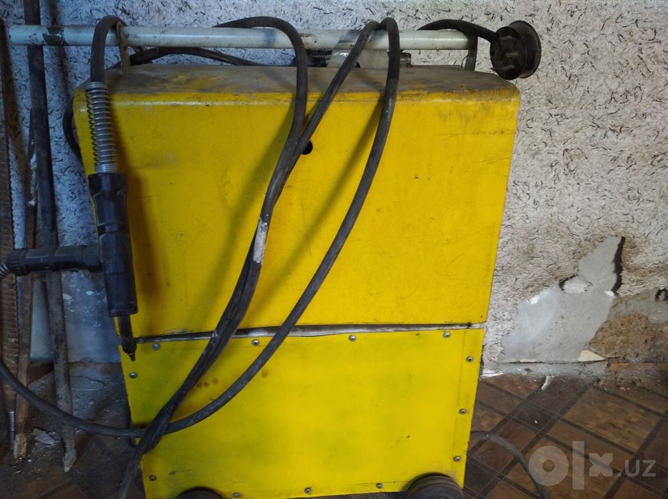 Kempi. 380v sotiladi shrochna pul kerak