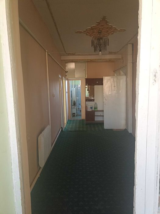 Урганч Шахри Темир йўл Вокзали ёнида квартира ижарага берилади