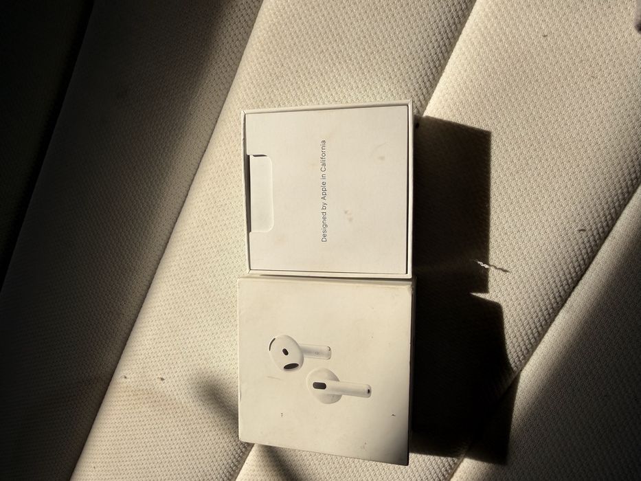 Casti Apple AirPods 4, Active Noise Cancellation