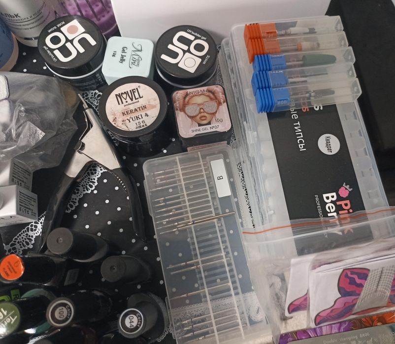 Для маникюра  срочно продам