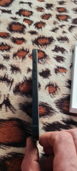 iPhone 16e   128GB  NOU