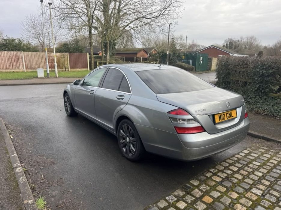 Mercedes Benz - S320
