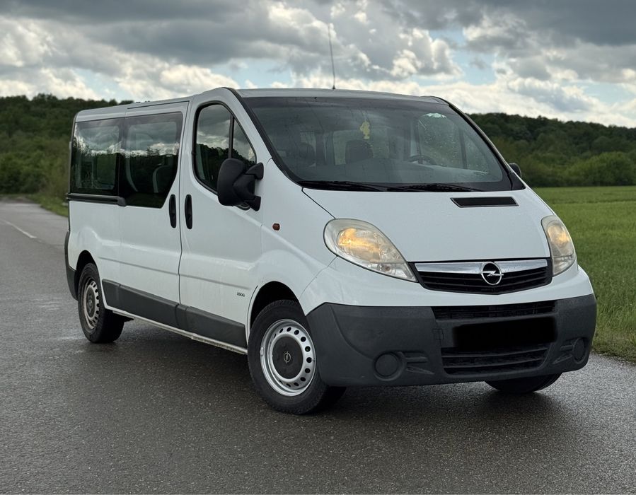 Opel Vivaro / AUTOMAT / 8+1 locuri / Euro 5 / 2.0 cdti / LUNG