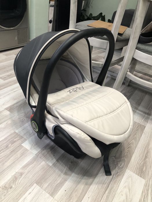 Количка Zippy 3 в 1