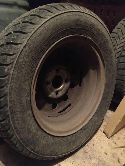 4 бр. Зимни Гуми Нокиан 13" две на две 165-70 и 170 с джанти като нови