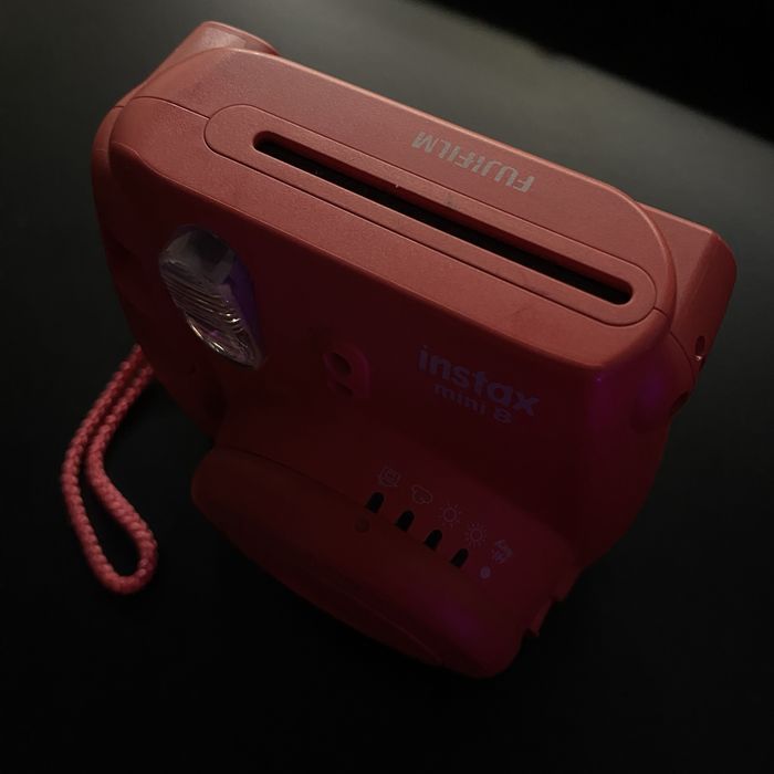 Продам INSTAX mini 8