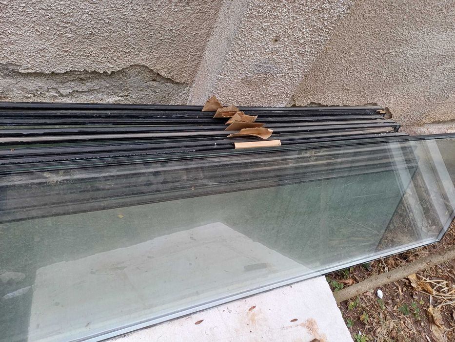 -здрава и функционираща алуминиева дограма тип хармоника ;стъклопакети