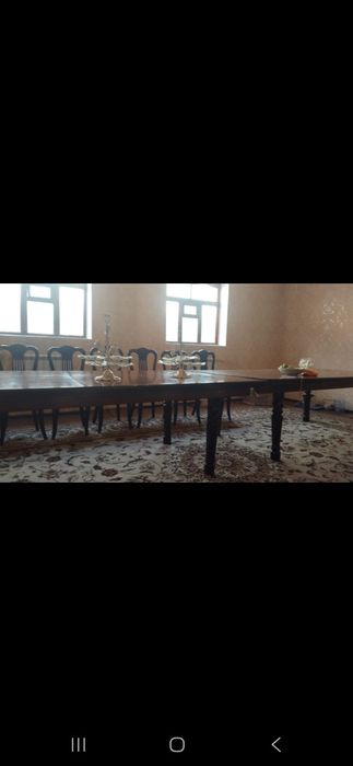 Стол  и  стулья.