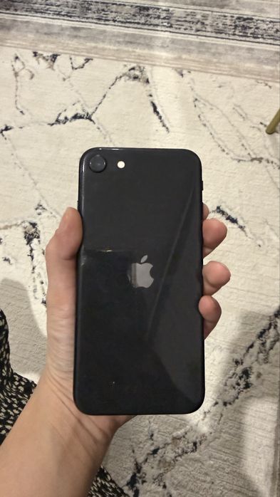 Продам iphone se 2020