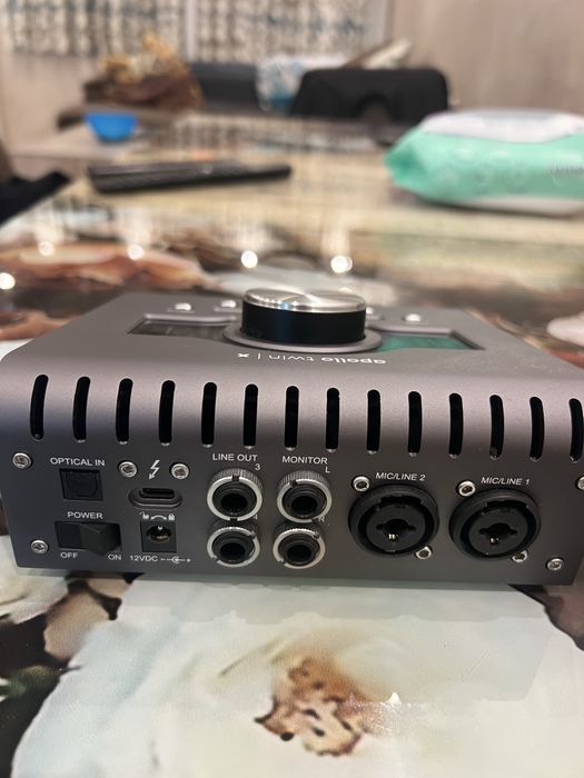 Продавам Звукова карта Universal audio Apollo twin X Quad Core UAD 2.