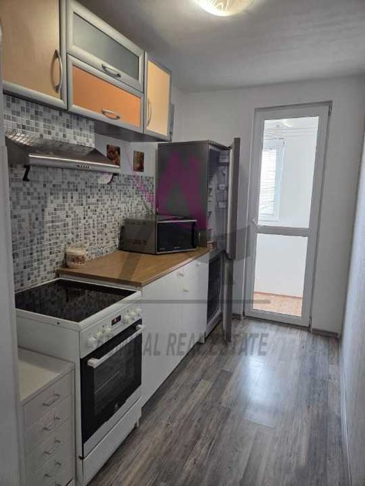 Просторен двустаен -Левски