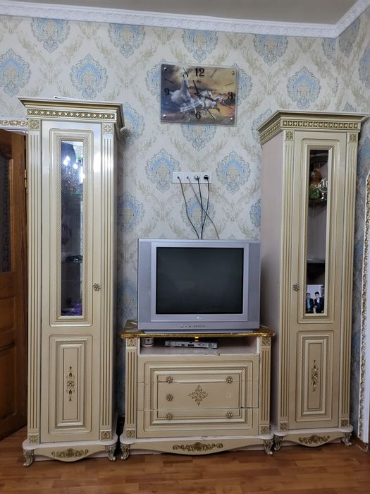 Диван,стол,шкафы