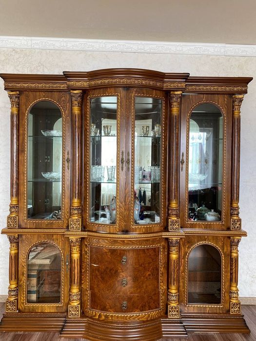 Сервант в гостиную