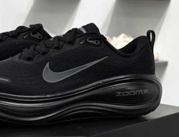 Продавам нови мъжки маратонки Nike Vomero Plus all black