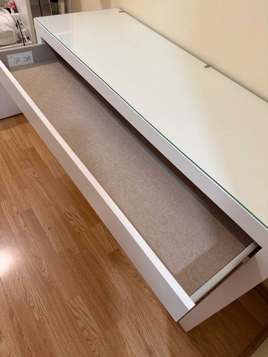 IKEA MALM Тоалетка/ Тоалетна маса