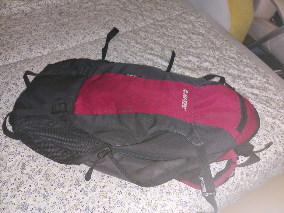 Туристическа раница HI-TEC 
Идеално състояние, внос от Германия, както