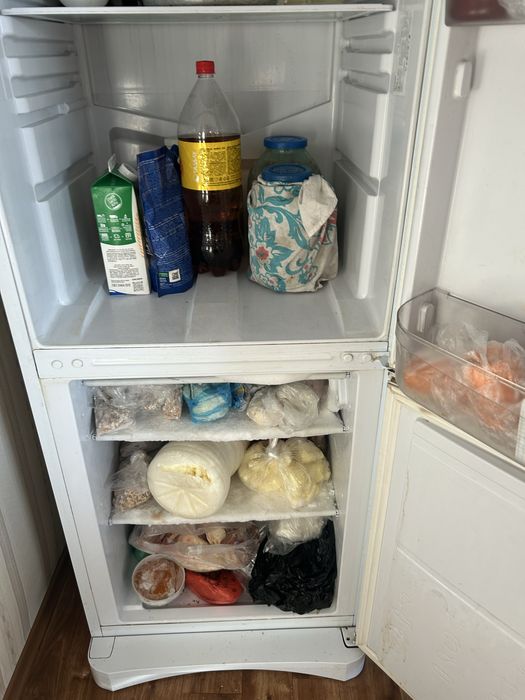 Холодильник Inesit бу в хорошем состоянии