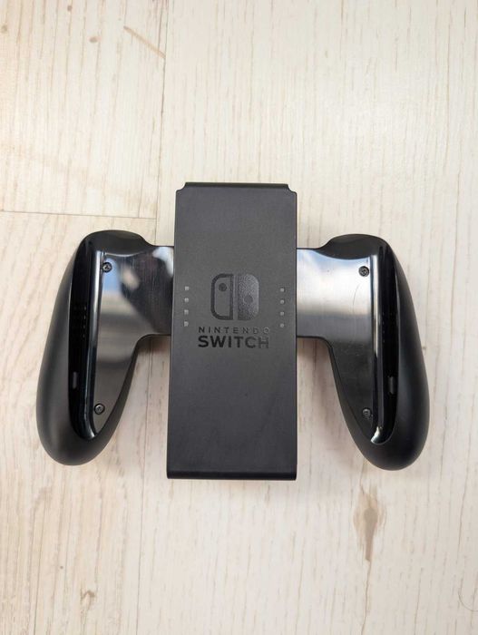 Nintendo Switch LCD 32GB пълен комплект без кутия (възможно договаряне)