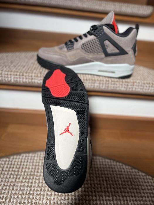 Nike Air Jordan 4 Taupe Haze Infrared
