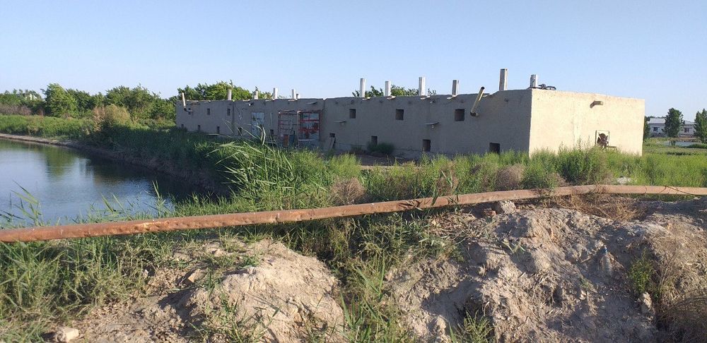 Баликхона + товукхона 4.5 гектарга  эга ер майдони сотилади