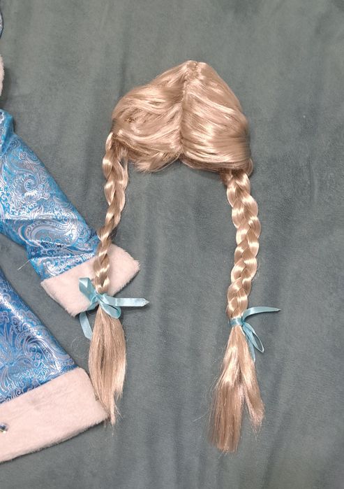 Продам новогодний костюм СНЕГУРОЧКИ