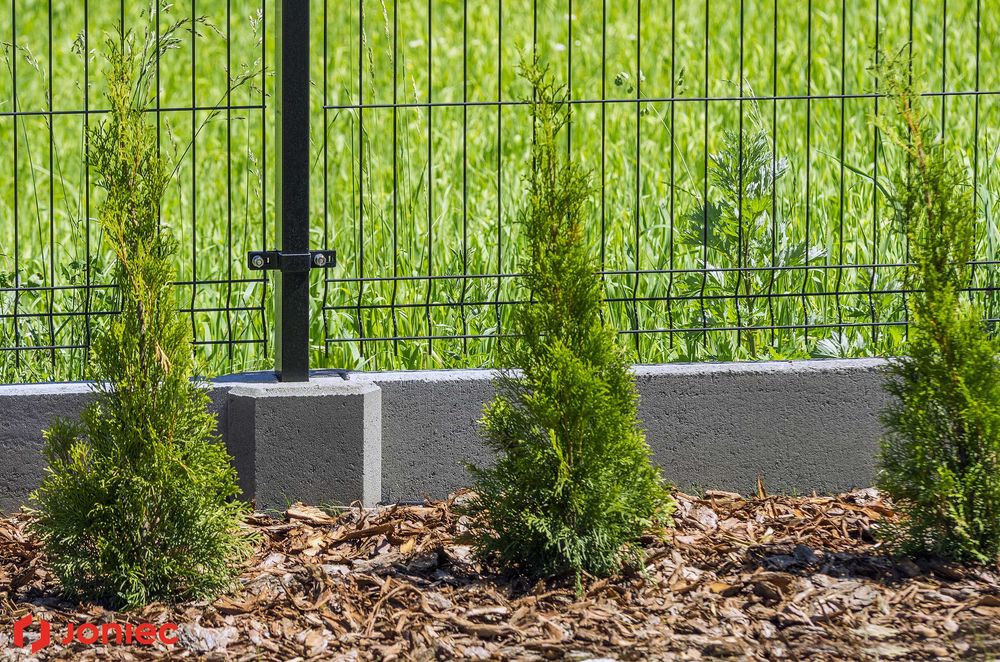 Fundație prefabricată pentru panouri de gard