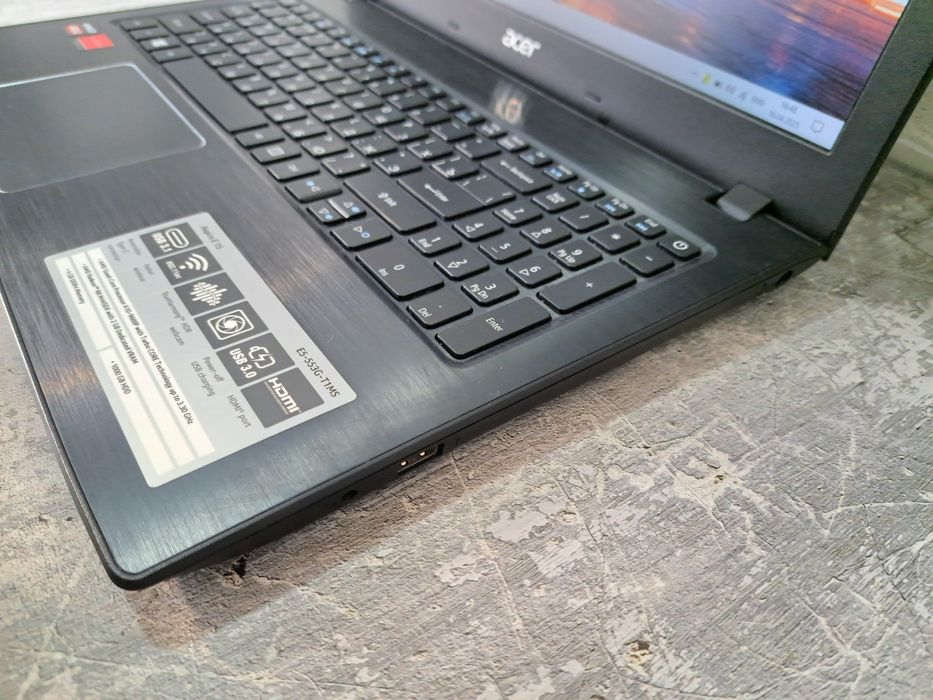 Продам ноутбук  ACER Aspire E5-553G  (идеал)