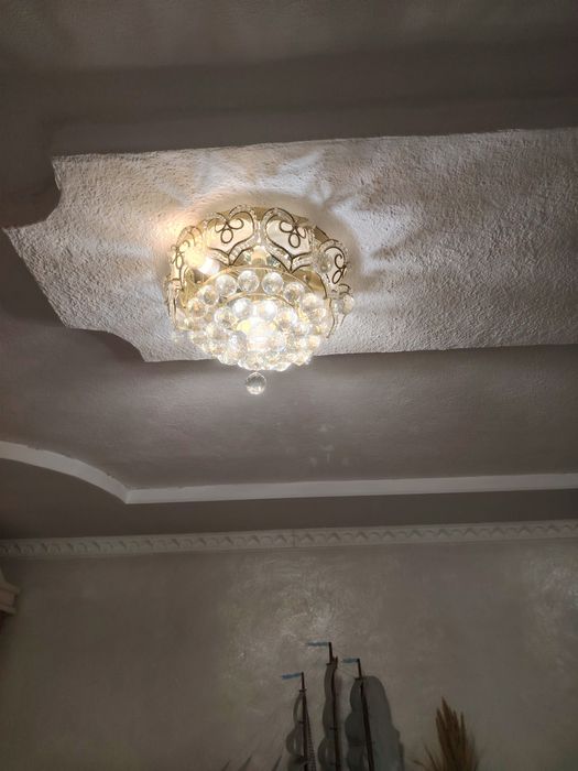 Люстры две шт. Продам