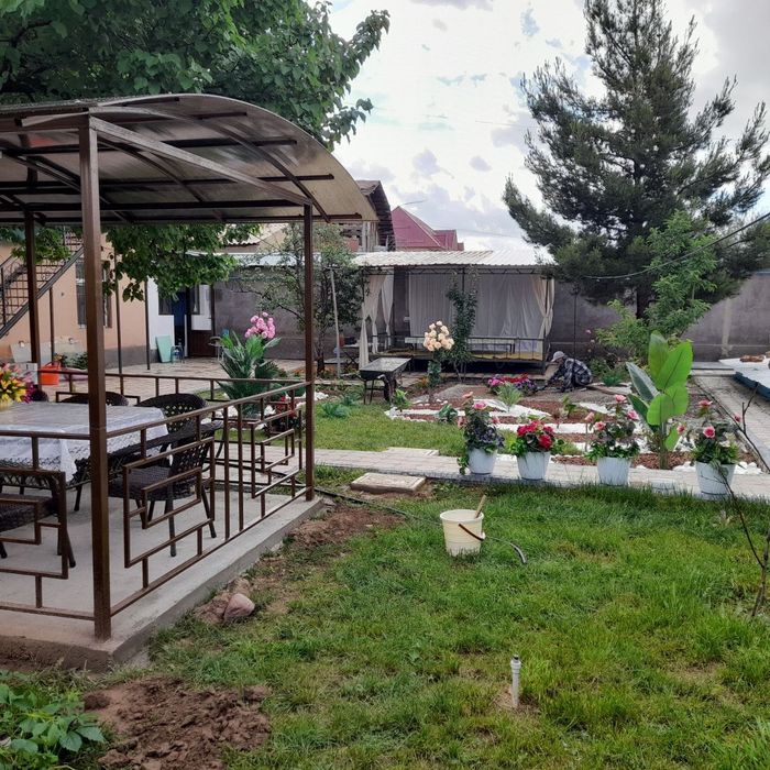 Dacha sotiladi Bostonliq Bochkaga 15-20 km yetmasdan