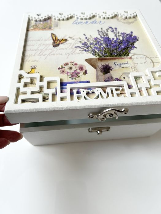 Cutie de bijuterii cu design lavandă și oglindă interioară