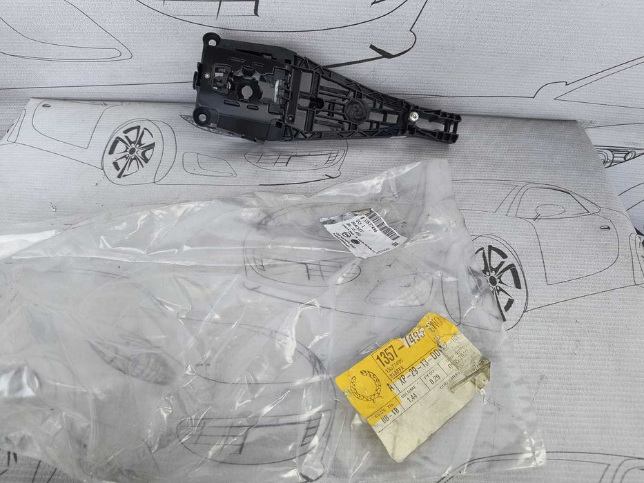 Suport Mâner Exterior Portieră Față / Spate Dreapta Opel Astra J / Insignia A Cod OEM 13577495 (5C2)