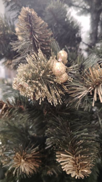 Brad artificial  cu suport