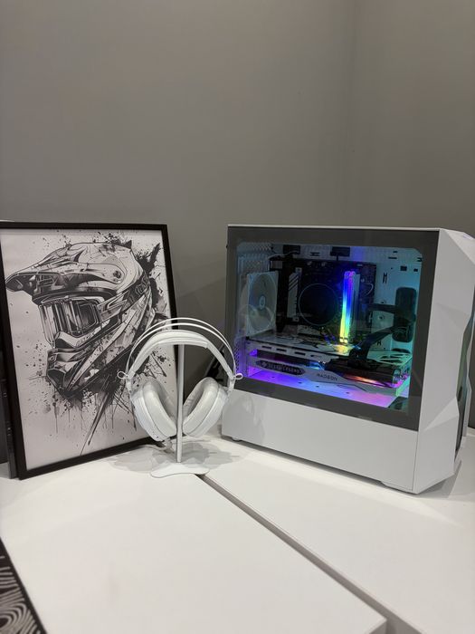 Мощен геймърски компютър RX 7700 XT + i5 12400F