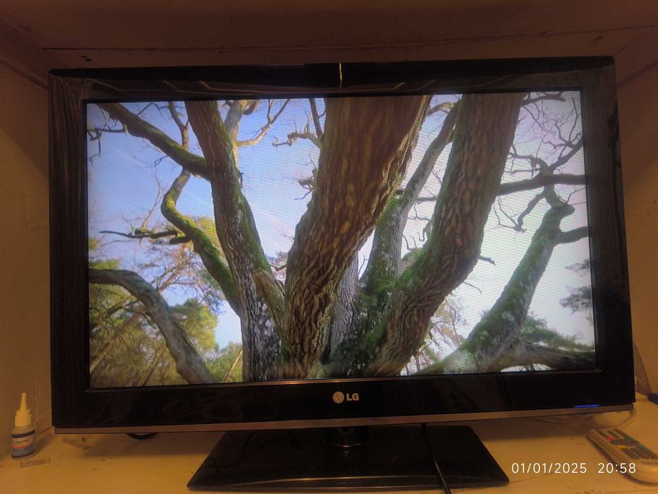 Продам телевизор LG 32LK330 оригинал корейский 2011 года выпуска