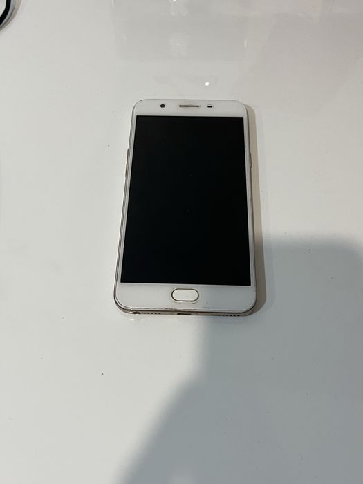 Telefon cu touchscreen oppo f7. Android 5