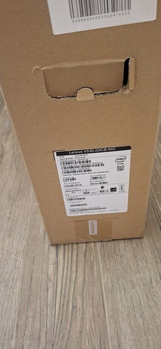 All-In-One Lenovo V530-22ICB AIO -  Touchscreen