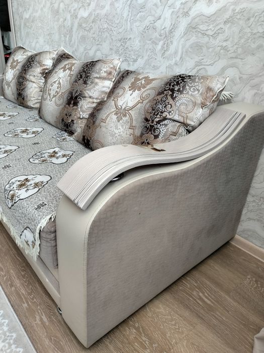 Продается диван в хорошем состояний