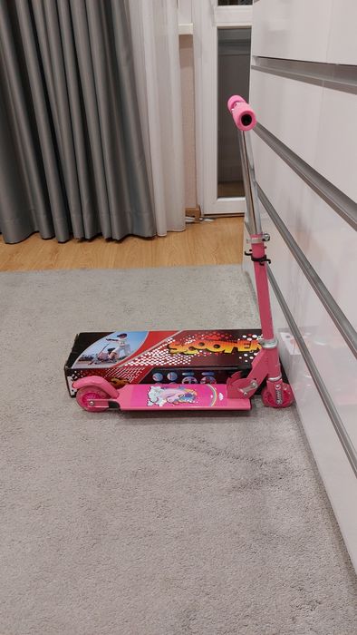 Детска тротинетка -розов цвят 30лв..