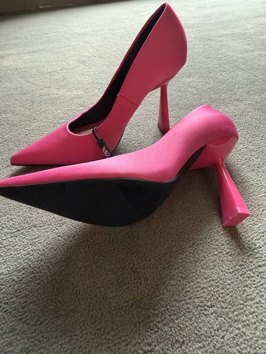 Обувки цикламени - Зара