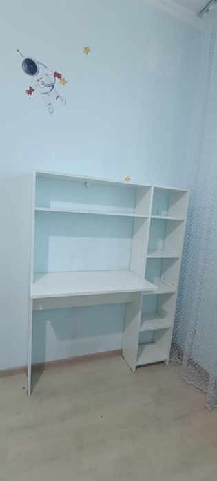 Продам столик в хорошем состоянии.