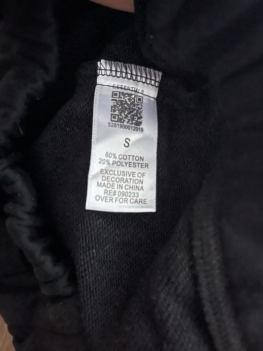 Pantaloni essential scurti barbati