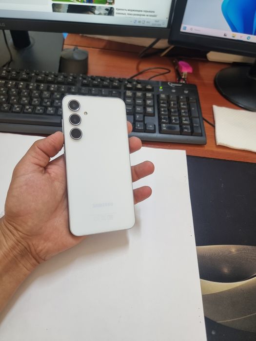 Samsung A55 5G 8/128gb ideal ochilmagan usta kurmagan aybi yuq