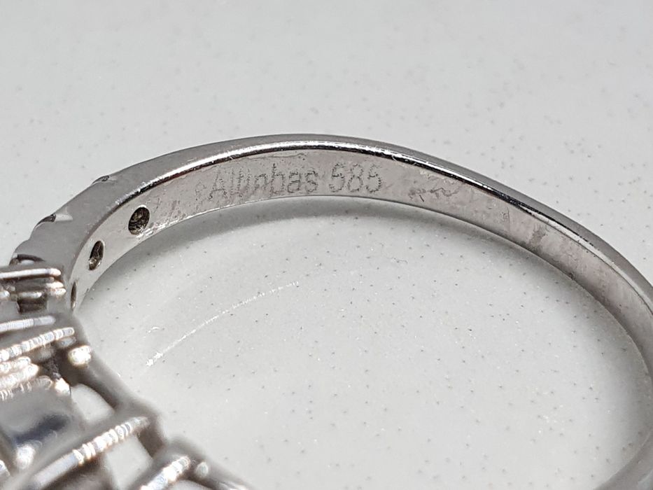 Inel din aur alb de 14K cu 3 pietre semiprețioase albe – mărimea 56