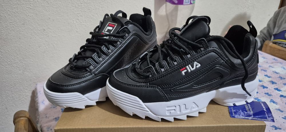Adidasi Fila noi
