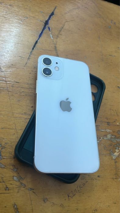 Apple iPhone 12 mini