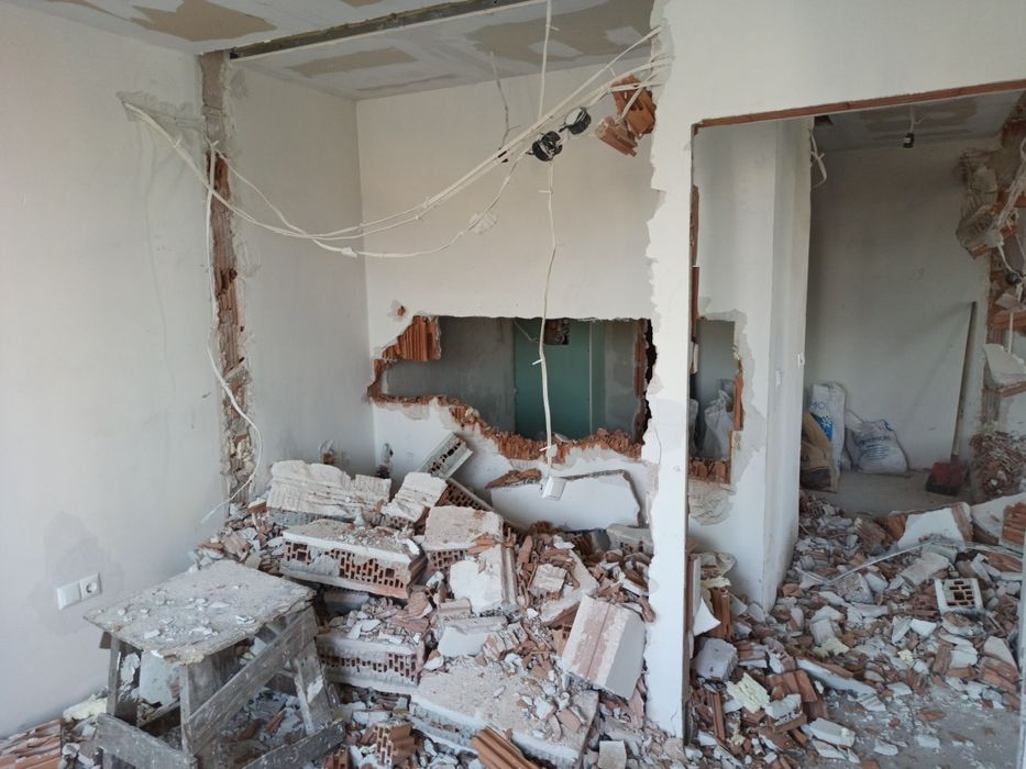 Извозване на строителни и битови отпадъци, кърти чисти извозва