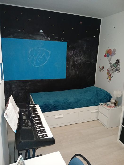 Închiriez ap 3/4 camere + curte proprie+parcare+ foișor direct proprietar