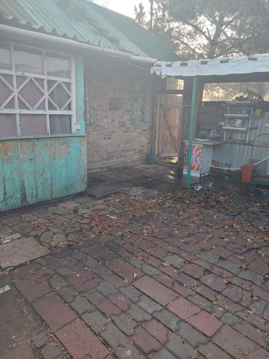 Дача с кирпичным домиком